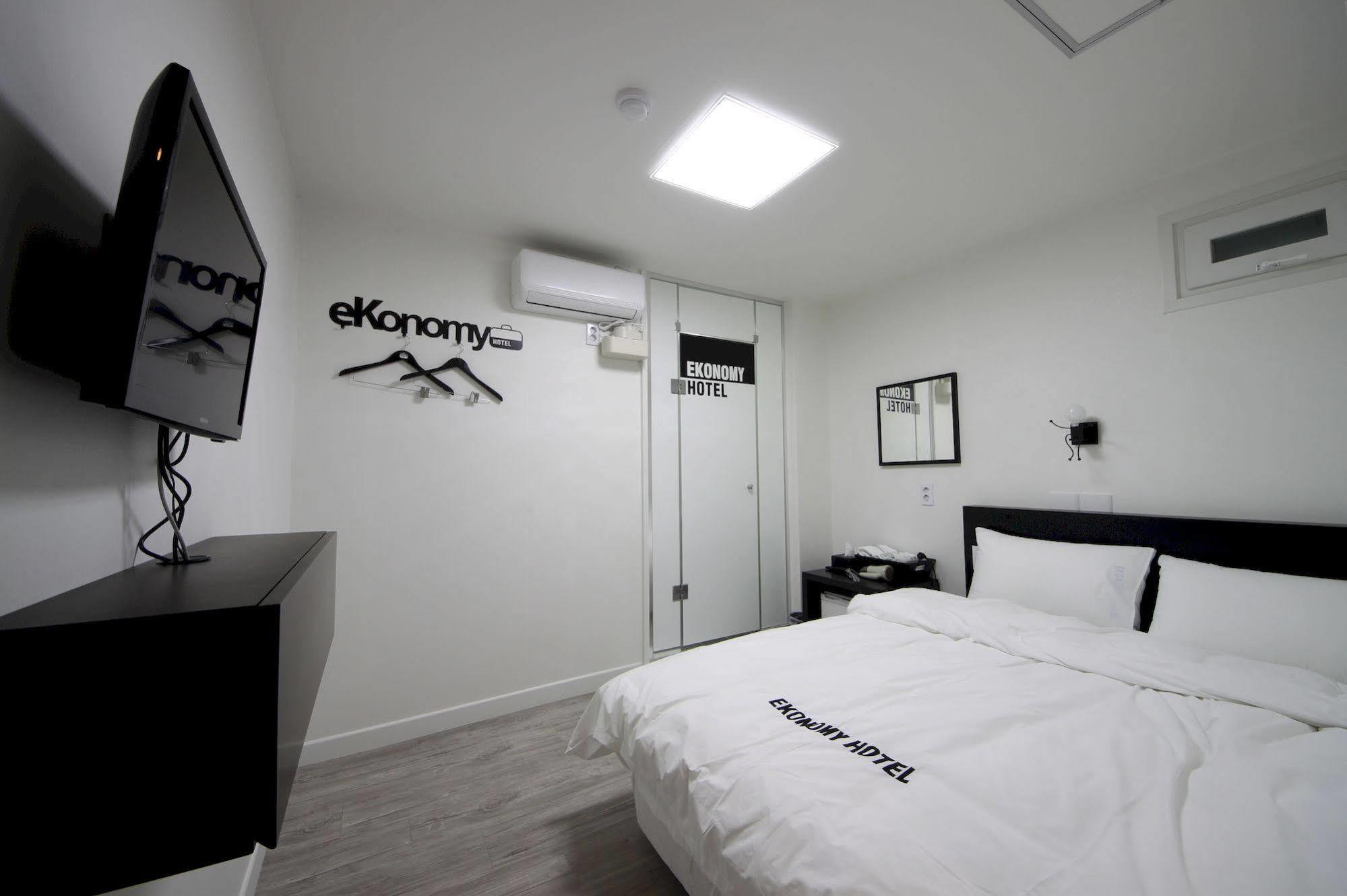 סיאול Ekonomy Hotel Dongdaemun מראה חיצוני תמונה